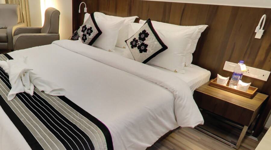 Eulogia Inn, Ahmedabad 4